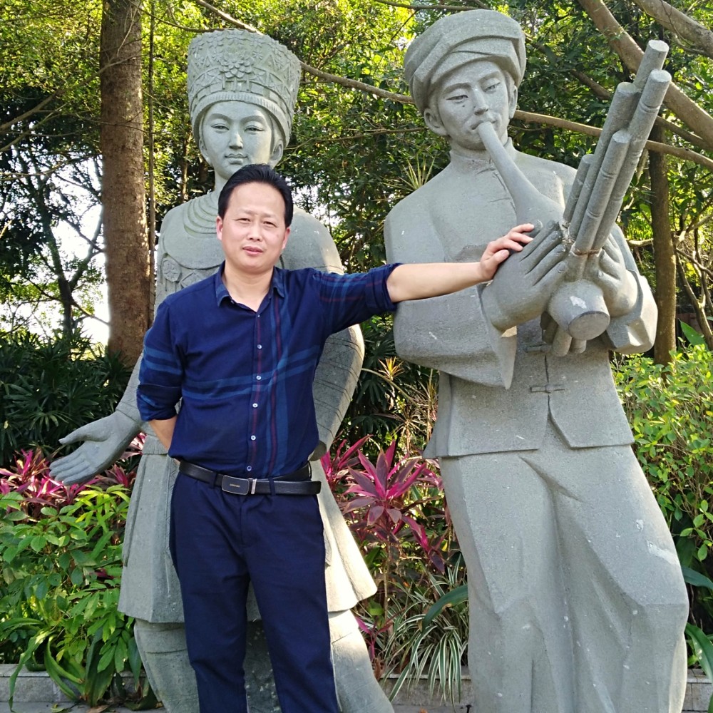 向先生。的照片