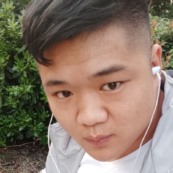 害羞挽手牛排的照片