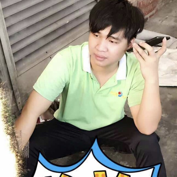 努力中的小伙子的照片