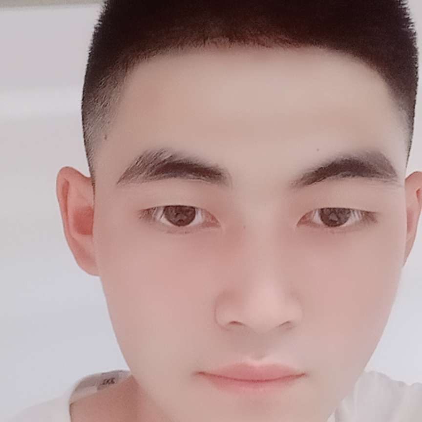 甜美保卫月亮的照片