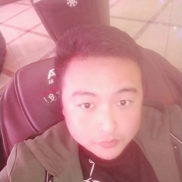 帅哥相许无奈的照片