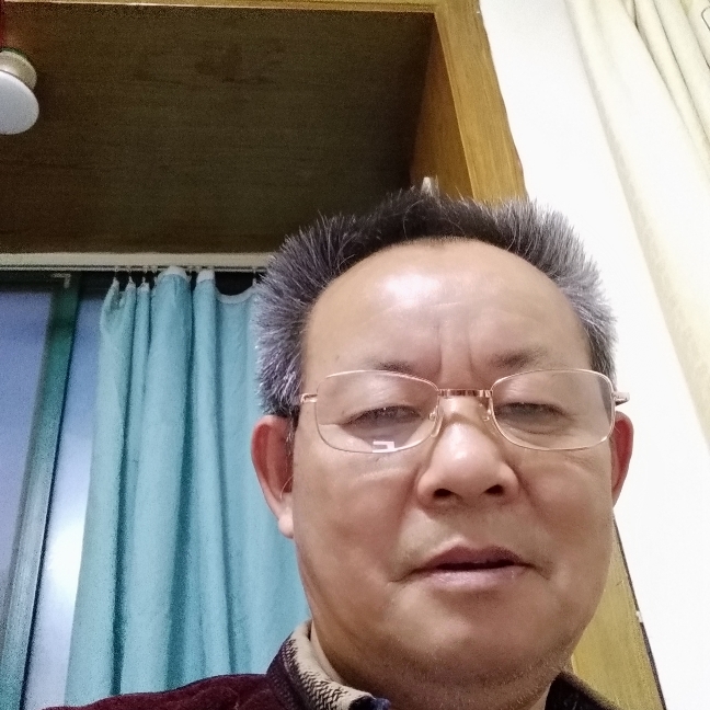 等待那剪影的照片