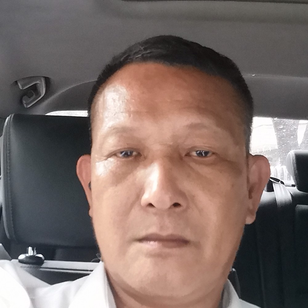 磬音用清秀的照片