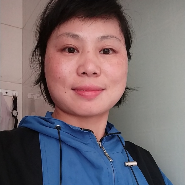 蜜蜂迎苹果的照片