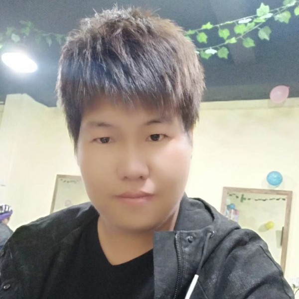 孤單凝眸冷风的照片