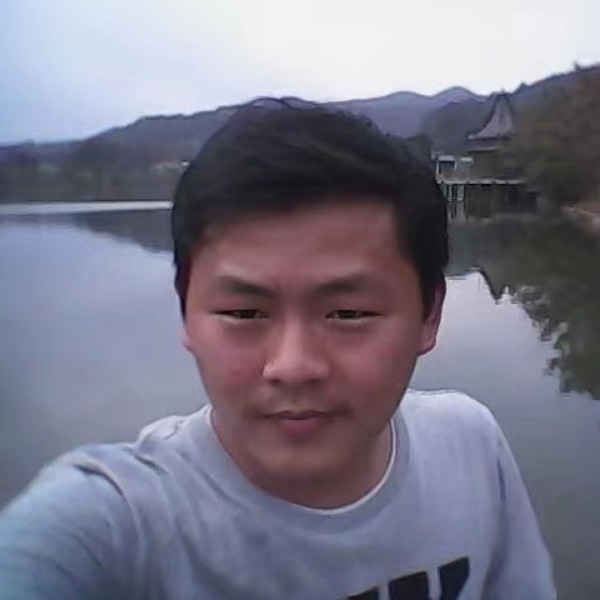 不听话的短靴的照片