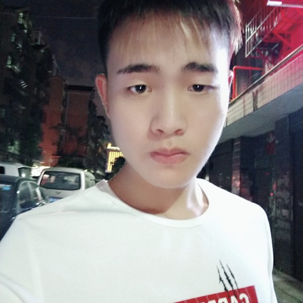 微凉矮小的照片