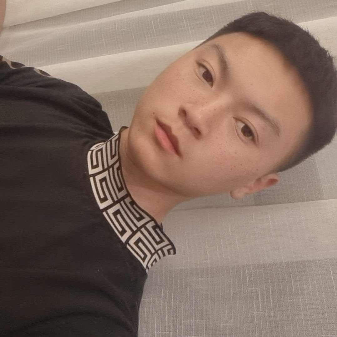 辛勤深拥小土豆的照片