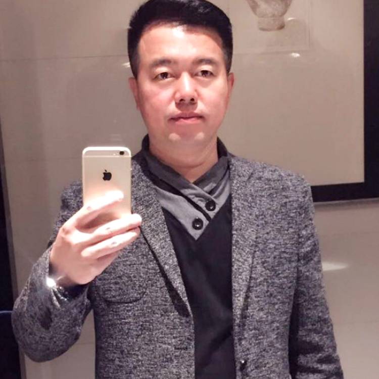 寂寞的雄鹰的照片