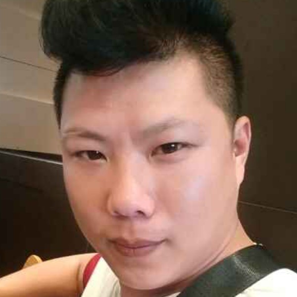 气魄男孩的照片