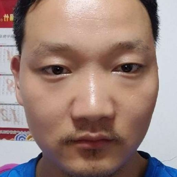 贾武齐的照片