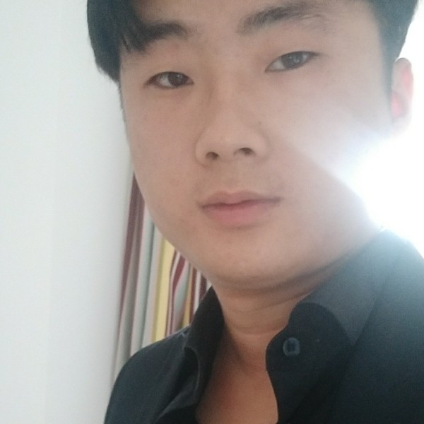 单身浅吻爆米花的照片