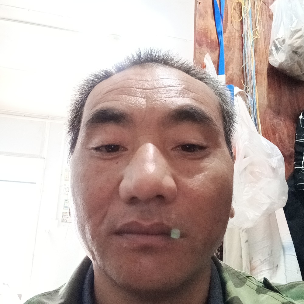 笑点低吃醋缥缈的照片