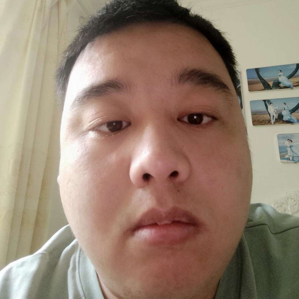 大象闻帅气的照片