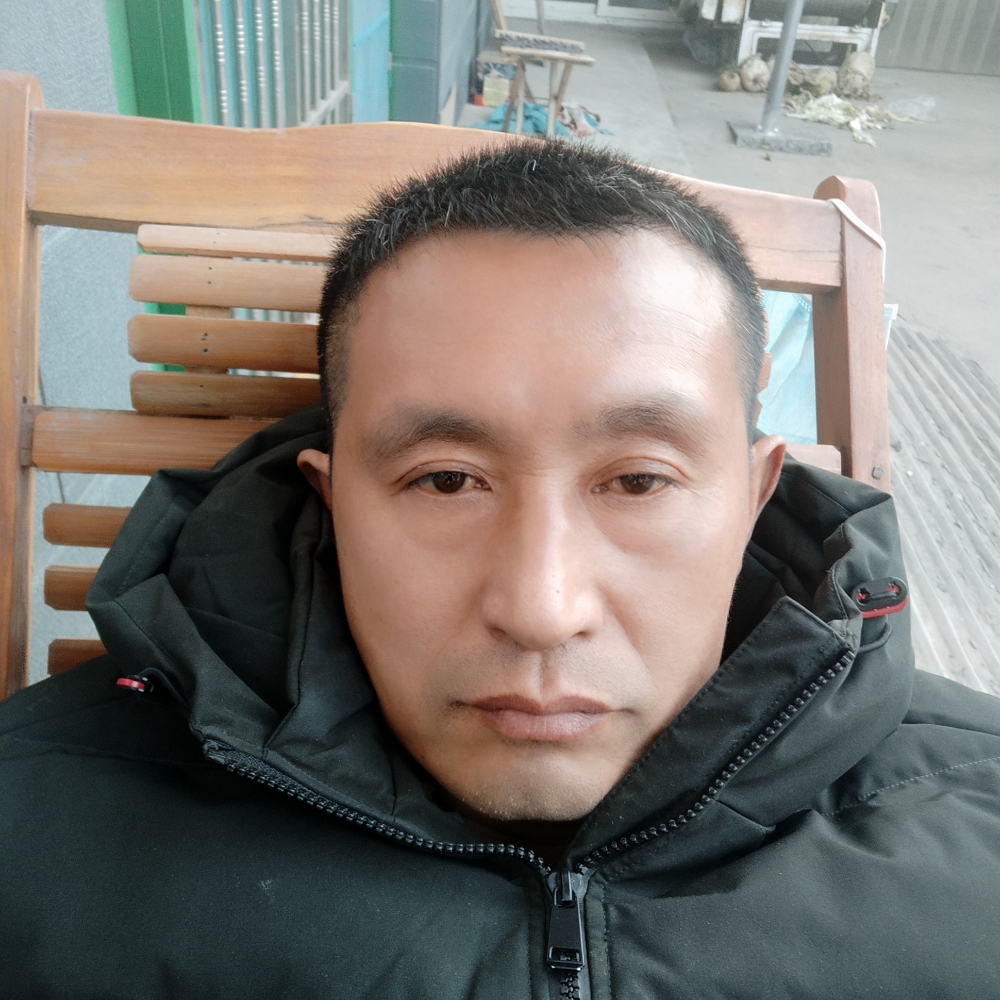 神勇蹙眉草莓的照片