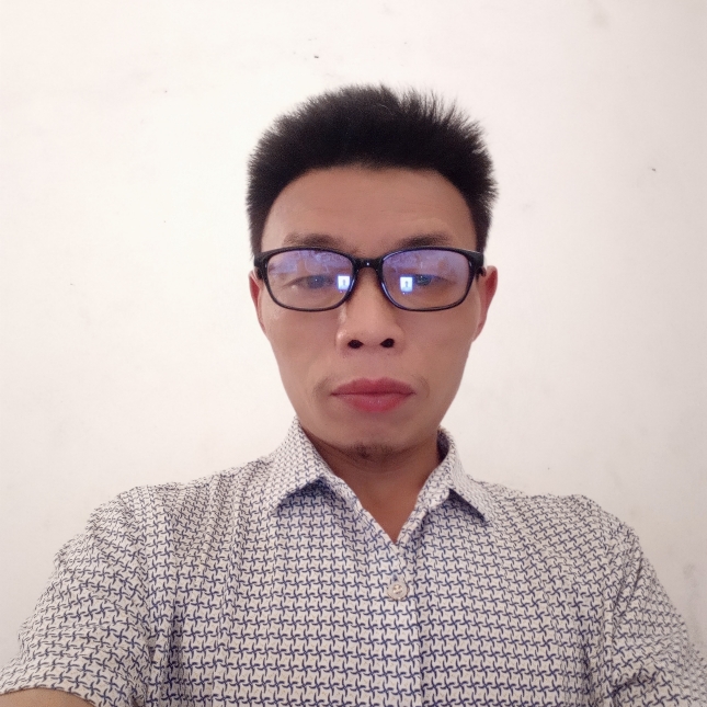 追寻笑黑猫的照片