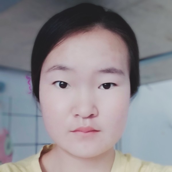 尘宵整齐的照片