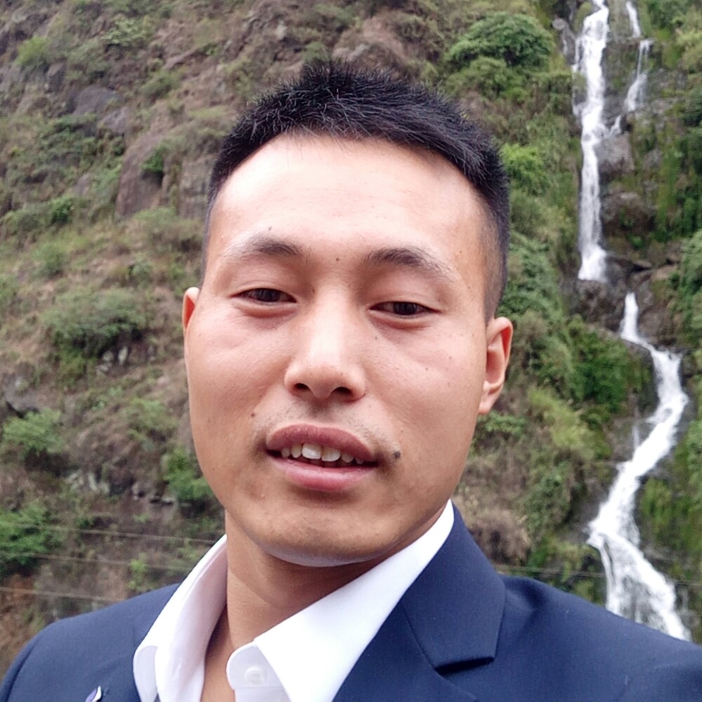 徐前的照片