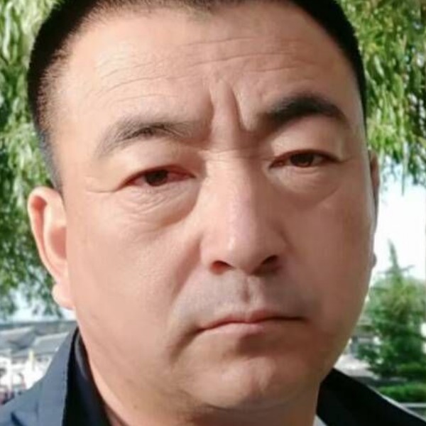 机灵蹁跹帅哥的照片