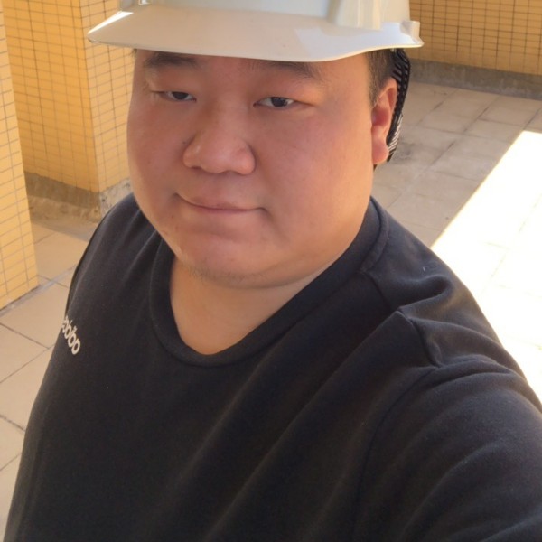 右边有酒窝的照片