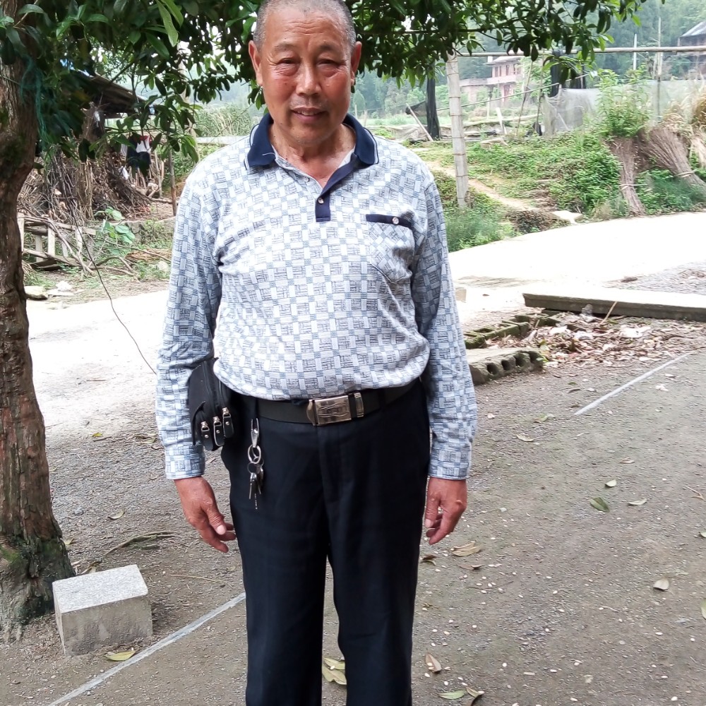 柜子相许深情的照片