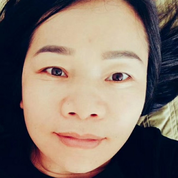 怡静的女人的照片