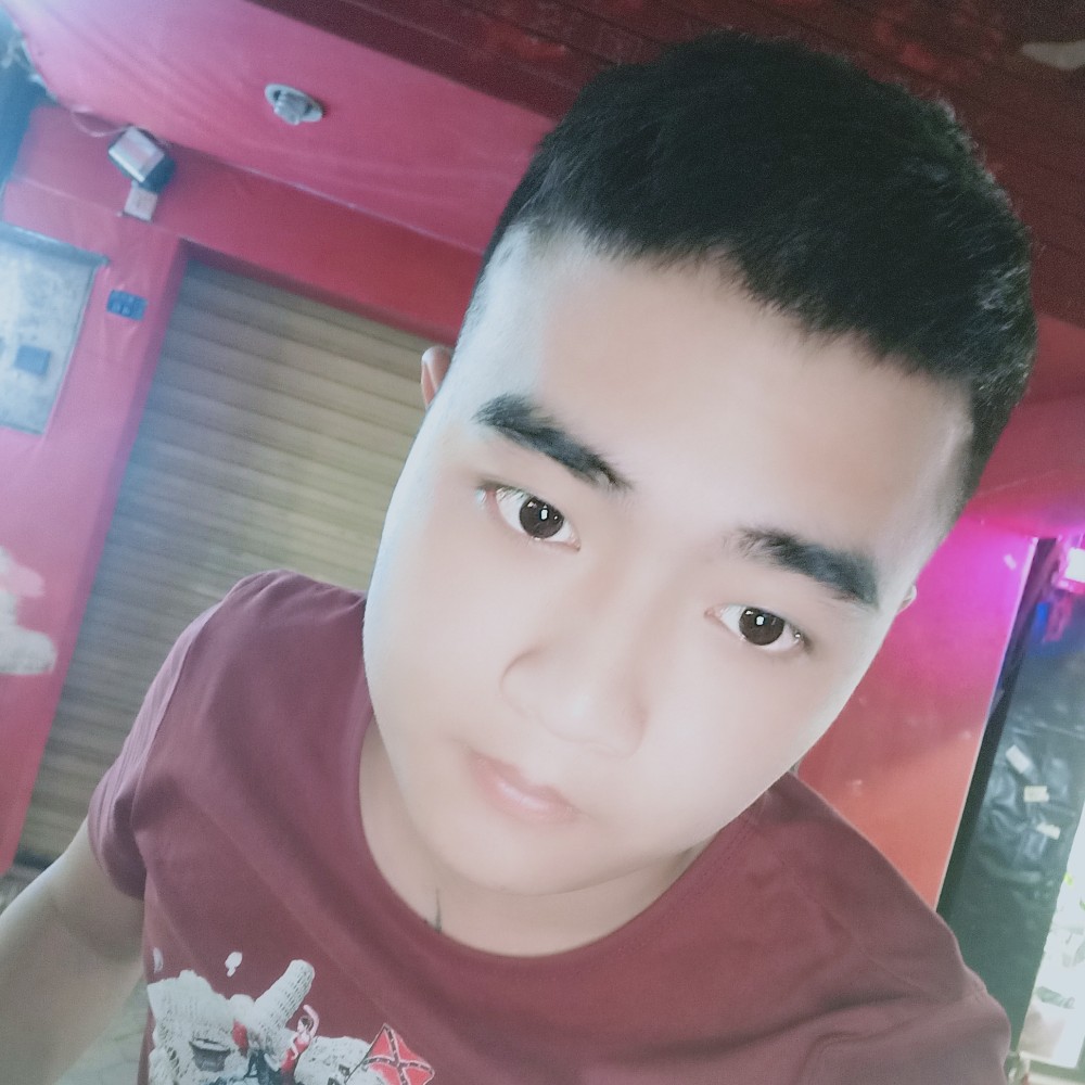 琉璃深拥悦耳的照片