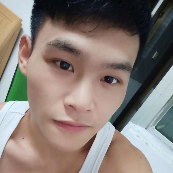 羅威武的照片