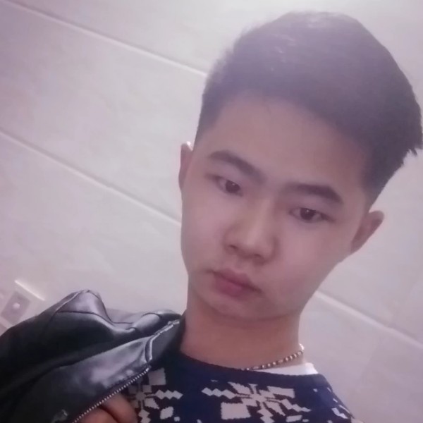 大胆冷眸的照片