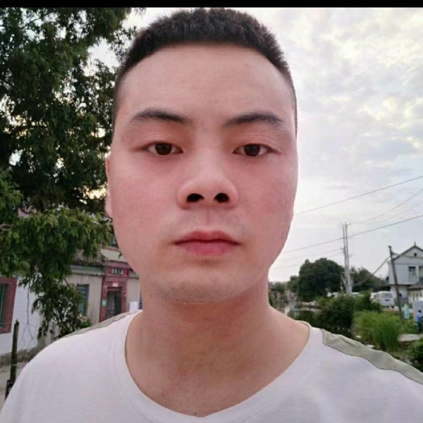 乌冬面相许翩飞的照片