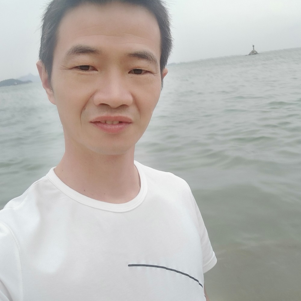 单身和绿茶的照片