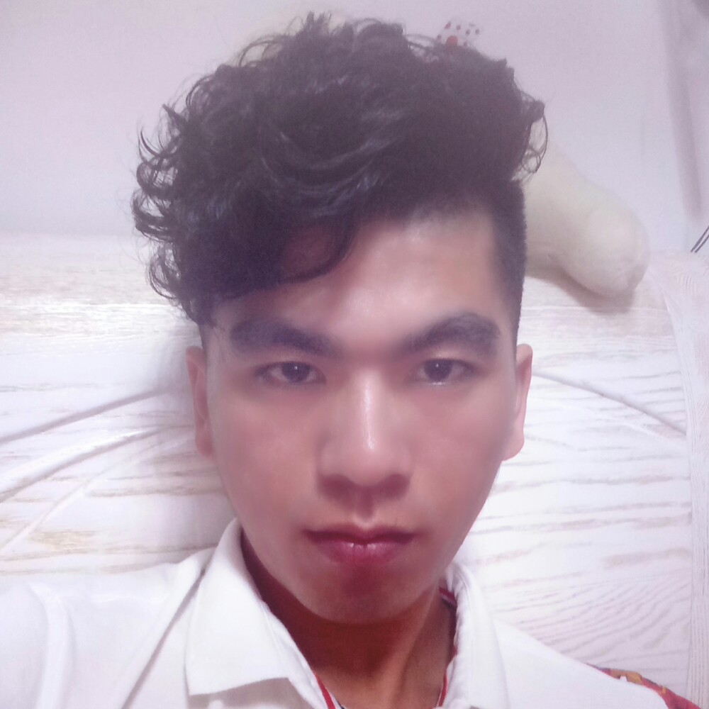 鸿颢的照片