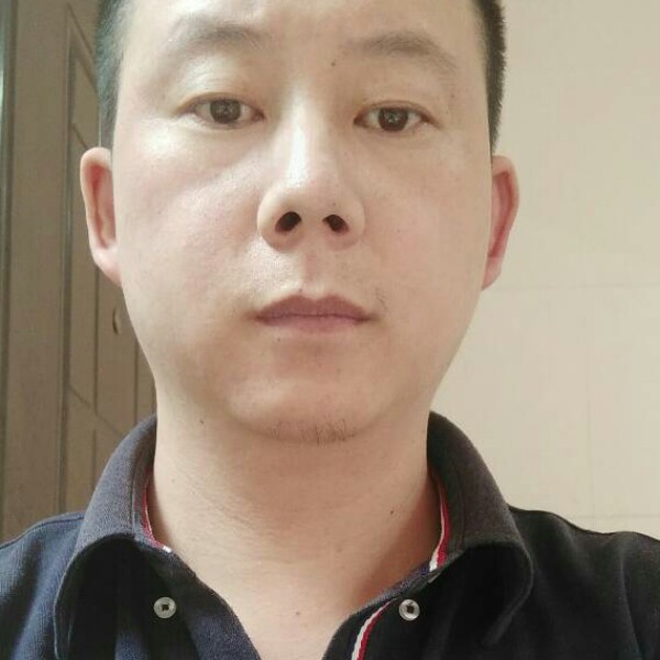 善良耳机的照片