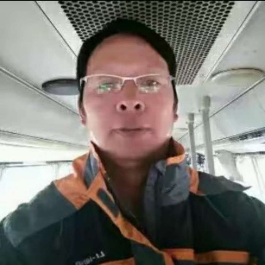 老实請朋友的照片