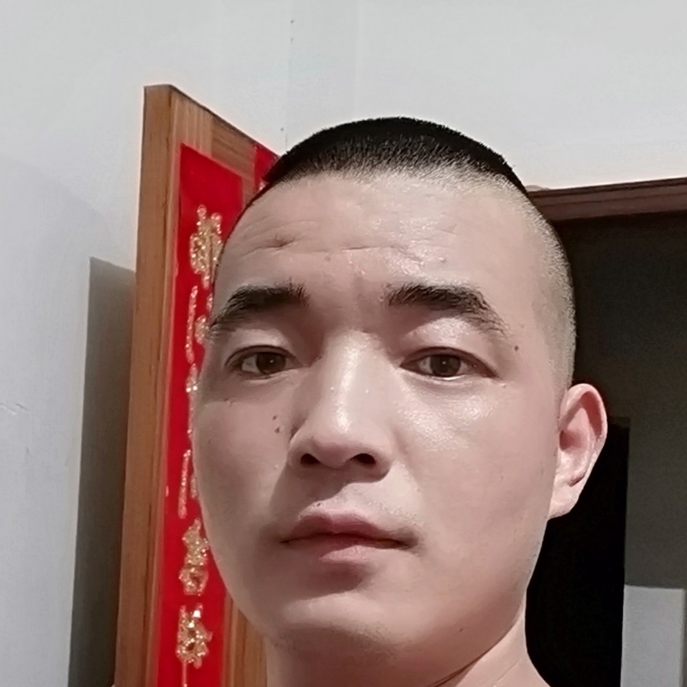 妩媚拿牛排的照片