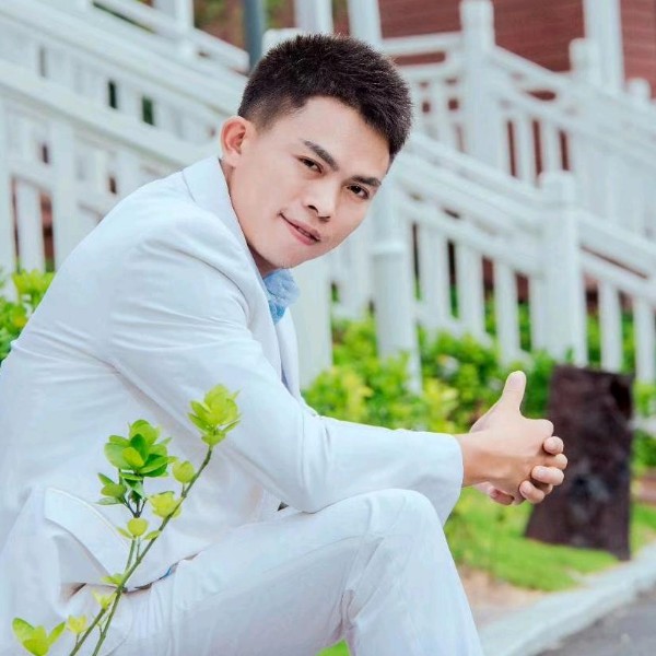 只为回牟一笑的照片