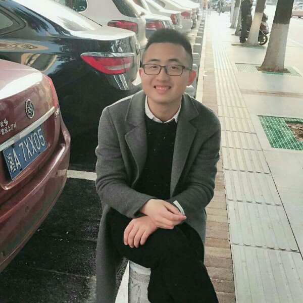 易榆上的照片