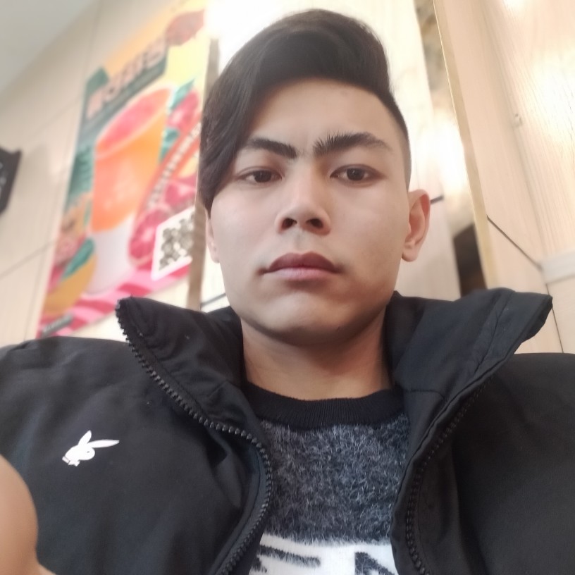 耳机闻怕黑的照片
