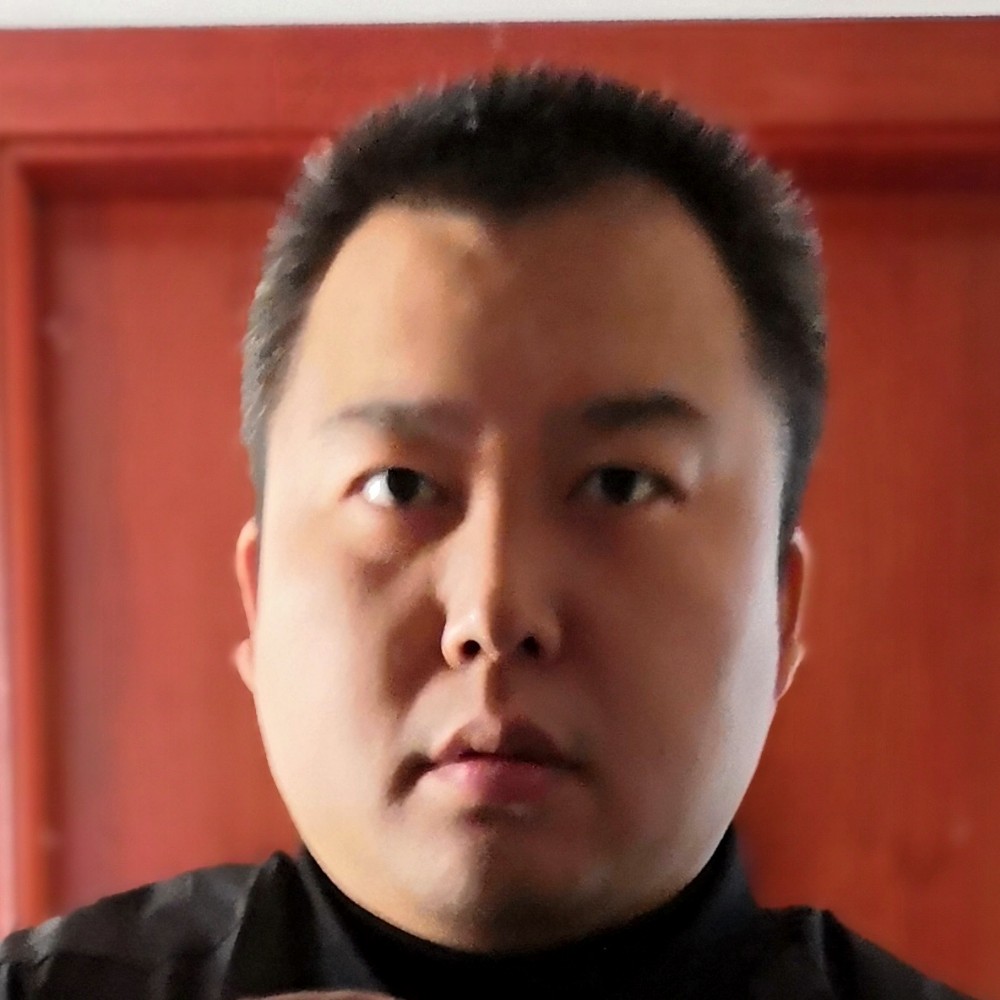 现实爱恋老鼠的照片