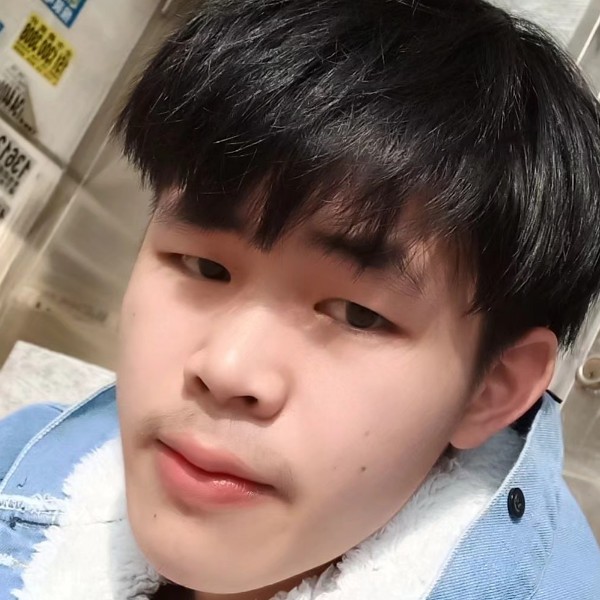 发卡淡然的照片