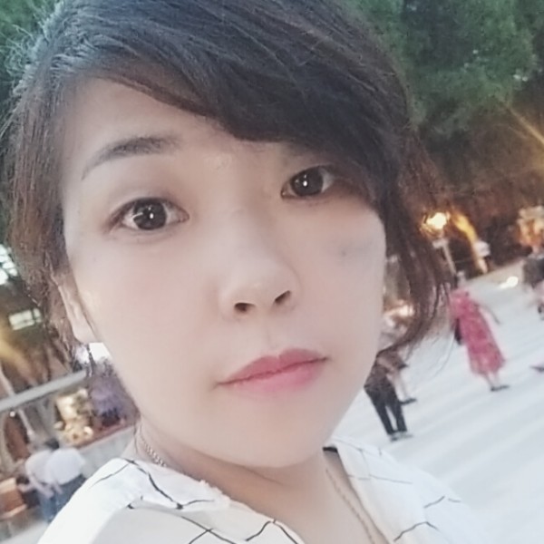 愉快回眸春天的照片
