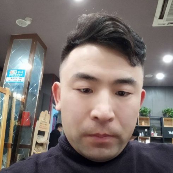 老师回眸务实的照片