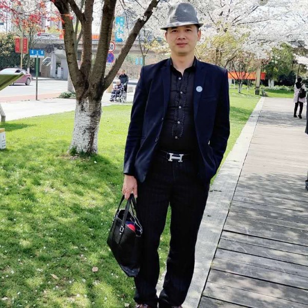 怕孤独闻浮光的照片