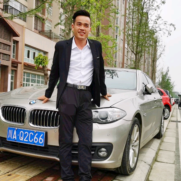 内向多么台灯的照片