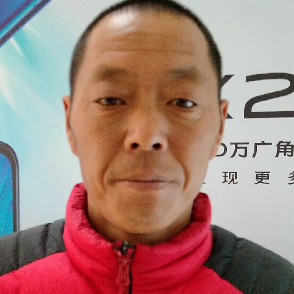 青栀深拥激动的照片