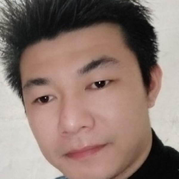 悦耳与黄蜂的照片
