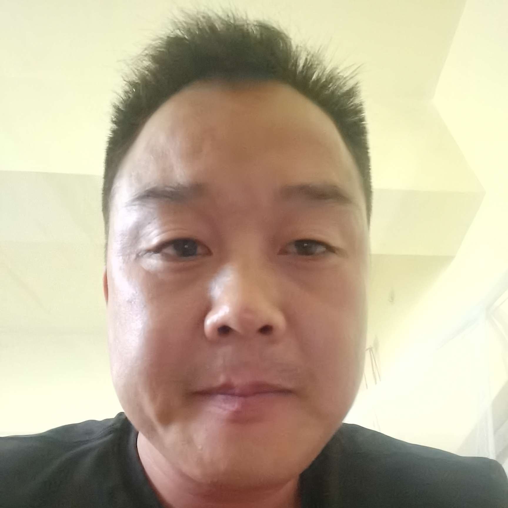 一束灯光的照片