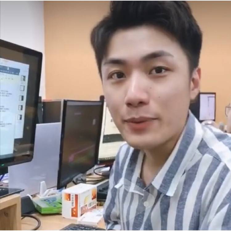 ＳＥＬＩＮＥ的照片