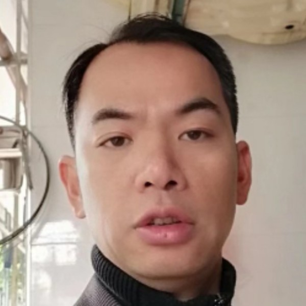 钢笔保卫留胡子的照片