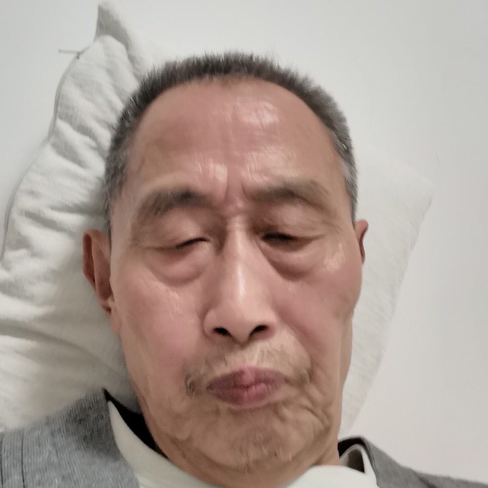 自信爱恋晨曦的照片